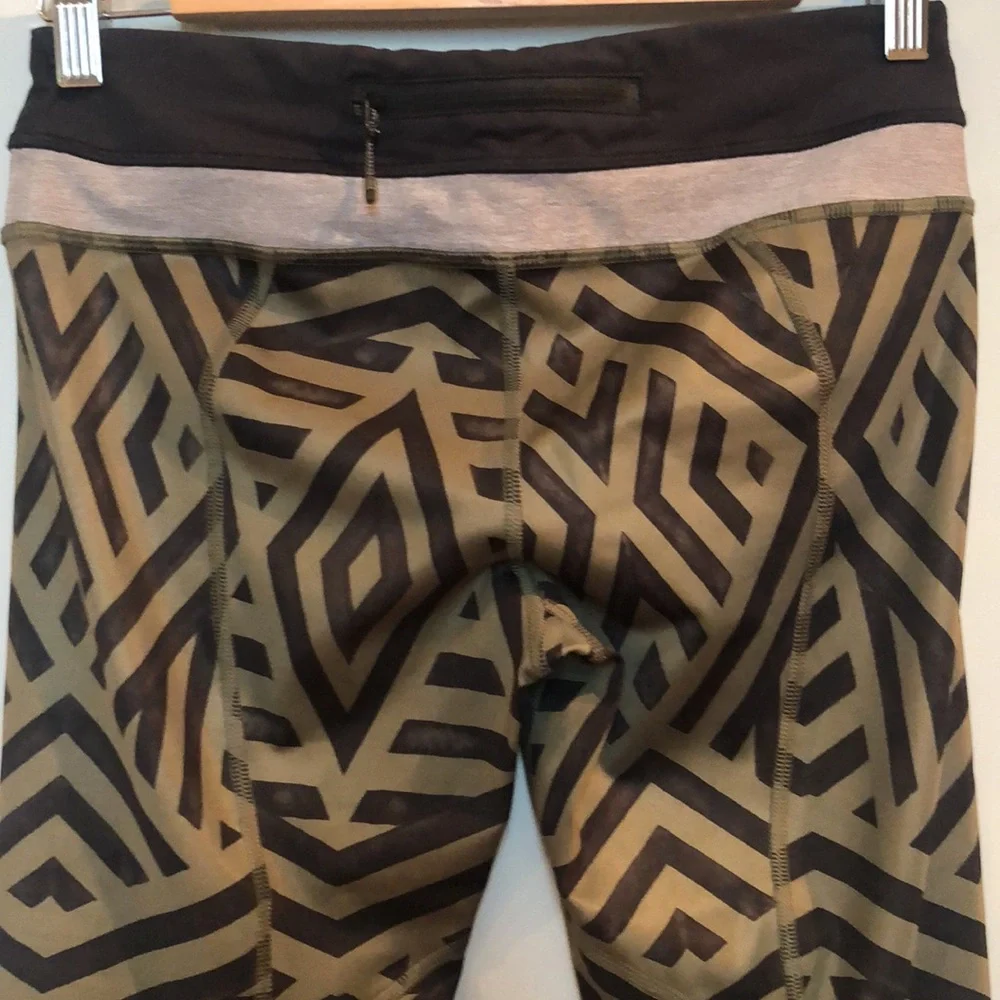 Lululemon run inspire crop leggings ll chevron size 6